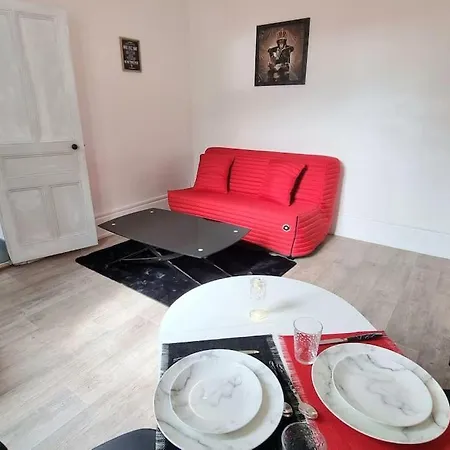 Chez K&d Rouge Апартаменты *